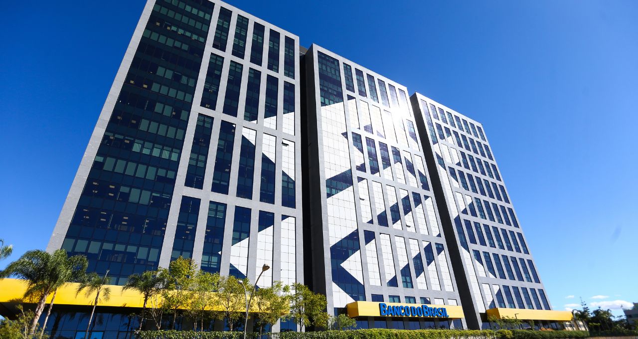 Banco do Brasil reduz projeção de lucro para 2026 e sinaliza menor pagamento de dividendos - Imagem do artigo