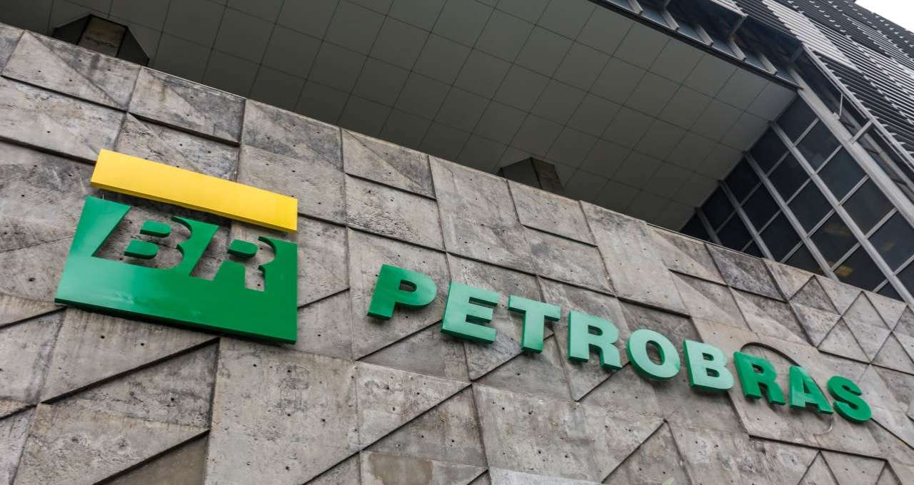 Queda do petróleo faz Petrobras valer menos de R$ 600 bilhões e ação recua a mínima em dois meses - Imagem do artigo